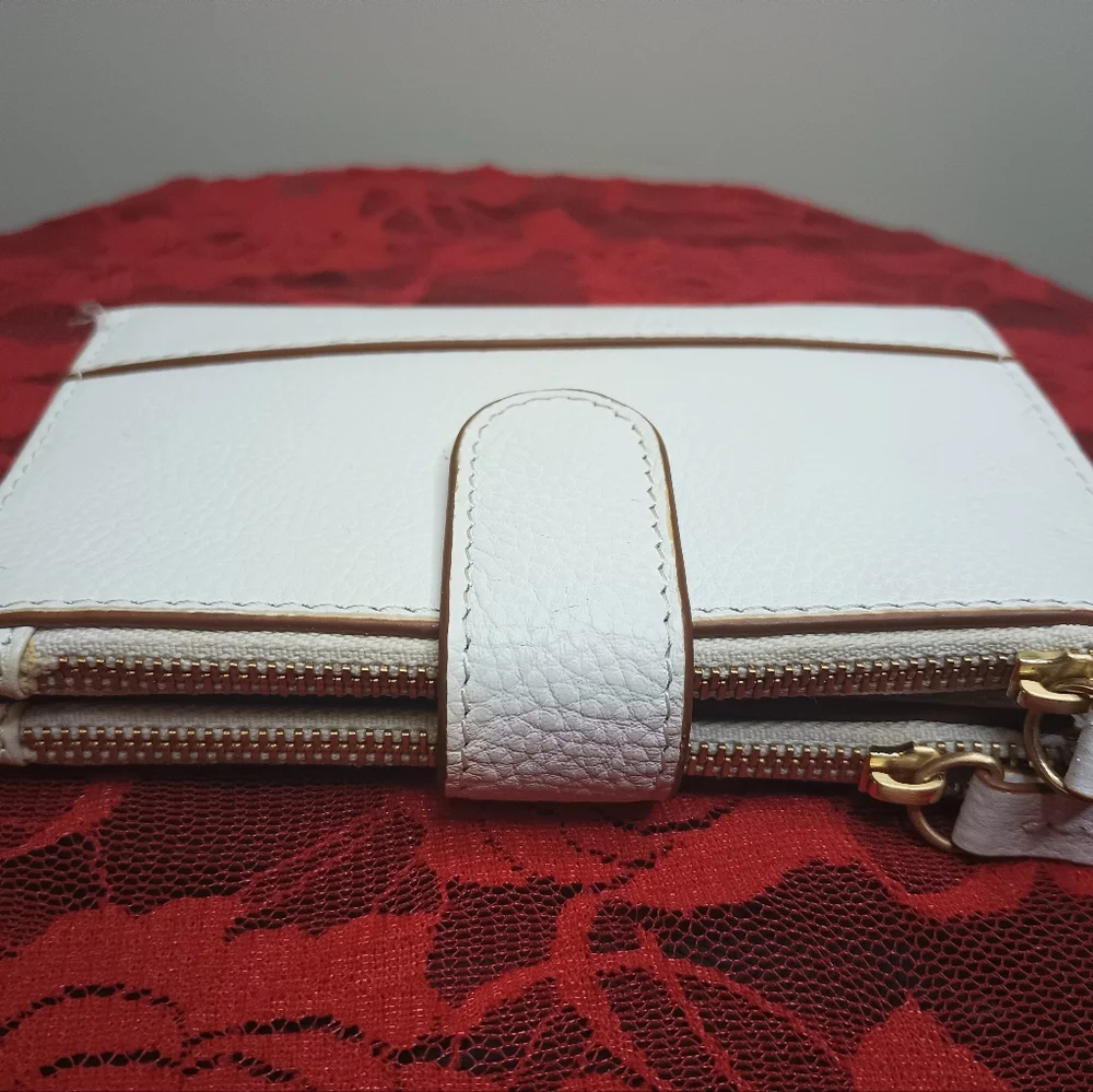 NWOT 100% Genuine Leather Antonio Melania Wallet - Picture 3 of 5